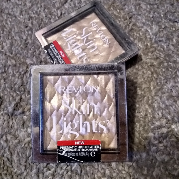 🆓FREE🎁 WHEN PURCHASE ANY 2 TEMS Revlon Highlights and Lipstick - Picture 6 of 16